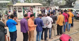 ঠাকুরগাঁওয়ে অনেক পাম্পে নেই তেল; খোলা বাজারে বিক্রি হচ্ছে বেশি দামে